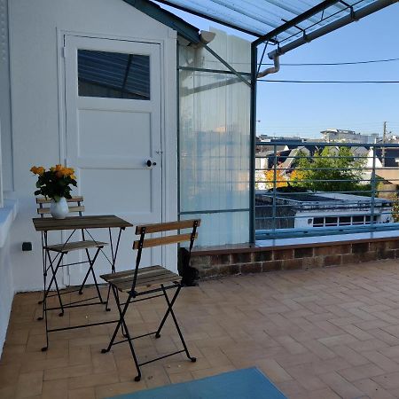 Studio équipé, grande terrasse, à côté de la gare Tours Exterior foto